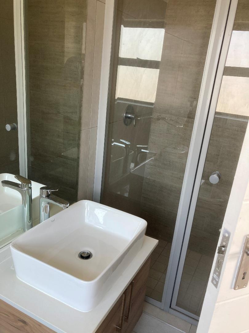 768655_shower_main.jpg